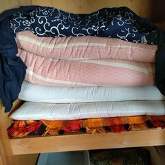 布団・毛布多数　11月15日土曜日10時から16時の画像
