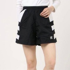 アディダスオリジナルス　ショートパンツ　の画像