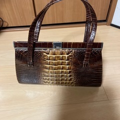ワニ革バッグの画像