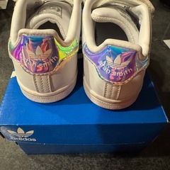adidas Stan Smith キッズ　オーロラ　ホワイト　14センチの画像