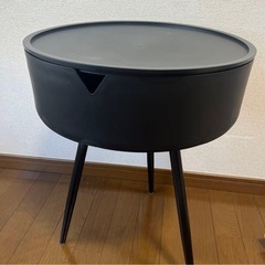 モダン収納ボックス 3本脚の画像