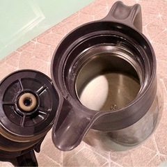 ☕THERMOSで温かさキープ！保温ポット 高さ21cm💖中古でも美品・格安 ✨おうちカフェやオフィスにピッタリ！寒い季節に大活躍🍵の画像