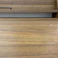 天板に凹み　デスクの画像