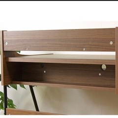 天板に凹み　デスクの画像