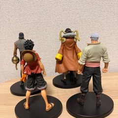 ワンピース フィギュア ルフィ スモーカー
 クロコダイル バギーの画像