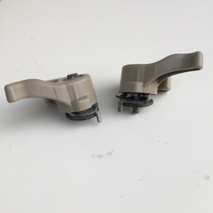 エッセ　ダイハツ純正　L235Sリアシート左 右リリースレバーの画像