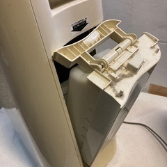 シャ-プ　加湿空気清浄機　KC-D70-W 2014年製の画像