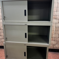 スチールキャビネット3個
セット オフィス 事務所 店舗用 引戸 書庫 W88×D52×H40 鍵ありの画像
