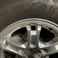 キャラバンアルミホイルスタッドレスタイヤの画像