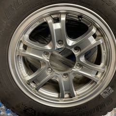 キャラバンアルミホイルスタッドレスタイヤの画像