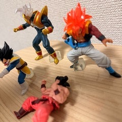 ドラゴンボール フィギュア 
4体の画像