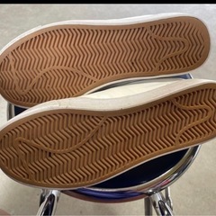 アディダススニーカーADICOURTアディコート　25センチお子様の内履き等にもの画像