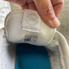 アディダススニーカーADICOURTアディコート　25センチお子様の内履き等にもの画像