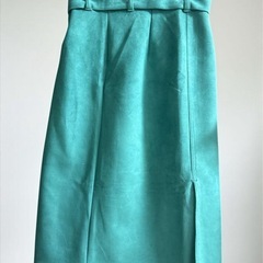 ROSE BUD（ローズバッド）スエード調ベルト付きスカートの画像