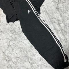 adidas スエット上下の画像