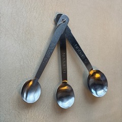 ステンレススチール製の計量スプーン3本セット、リング付きの画像