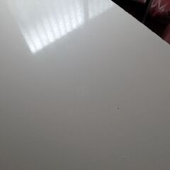 ダイニングテーブル、椅子4つの画像