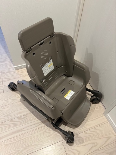 combi コンビ ネムリラ 電動 ベビーチェア