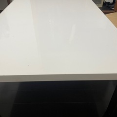 無料　ダイニングテーブル
の画像