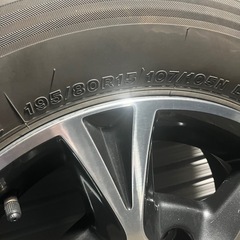 ハイエース　純正オプションタイヤホイールセットの画像