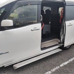 セレナ　ハイブリッド　バリ溝スタッドレス　アメ車バン風　希少送迎車グレード　アンシャンテ　乗って帰れます！バックモニターも完備！の画像