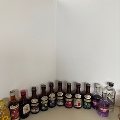 ミニチュア瓶　洋酒セットの画像