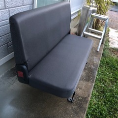 ハイエース後部座席の画像