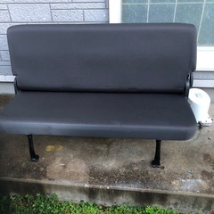 ハイエース後部座席の画像