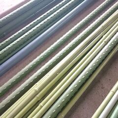 【まとめて100円】園芸用支柱　いろいろ　1m～2mくらい　ポールの画像