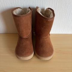 キッズ　ムートンブーツ　スノーブーツ　
　16㎝の画像