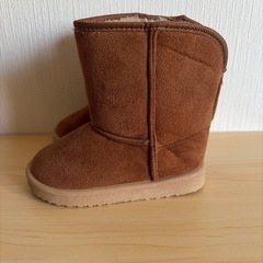 キッズ　ムートンブーツ　スノーブーツ　
　16㎝の画像