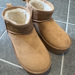 ムートンブーツ23cmの画像