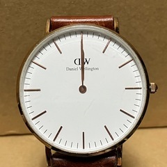 クォーツ腕時計　女性に合うサイズの画像