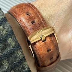 クォーツ腕時計　女性に合うサイズの画像