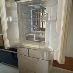 両開き冷蔵庫の画像