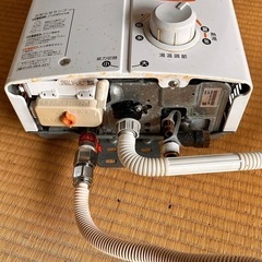 Rinnai ガス小型湯沸かし器 プロパンガス用 ホワイト RUS-V51XTの画像