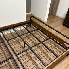 ニトリ　セミダブルベットフレームの画像