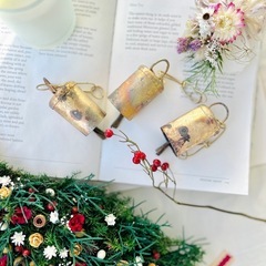 アンティークベル　アイアンベル　カウベル　クリスマス　クリスマスリース　クリスマスオーナメント　インスタ映え　インテリア　リース　スワッグの画像