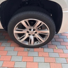 キャデラックエスカレード純正ホイールの画像