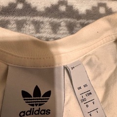 adidas »»» 半袖Tシャツ XLsize？ ホワイトの画像