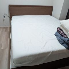 養生必須　クイーンベットフレーム（マットレスもあり）の画像