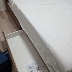 養生必須　クイーンベットフレーム（マットレスもあり）の画像