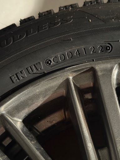 スタッドレスタイヤ 165/70R
14  