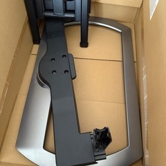 テレビ壁掛金具とテレビスタンドの画像