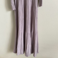 【新品】 GRL ショルダーオープンクロスデザインプリーツニットワンピース　Mの画像