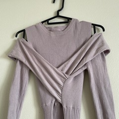 【新品】 GRL ショルダーオープンクロスデザインプリーツニットワンピース　Mの画像
