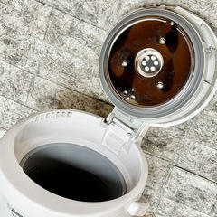 2021年製 象印 スチーム式ポット型加湿器 EE-RQ50の画像