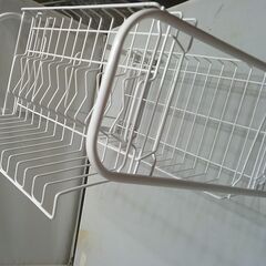 シンクの上をすっきりと「各種小物・調味料置きに」の画像