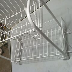 シンクの上をすっきりと「各種小物・調味料置きに」の画像