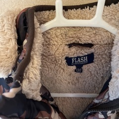 美品！迷彩柄ダウン　130センチの画像